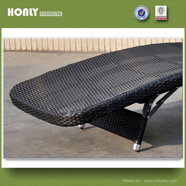 Aluminium folding beach chair lightweight PE rattan aluminum folding beach chair