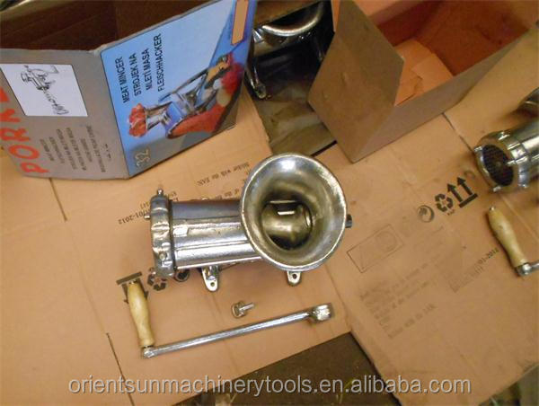 Hot tinned Cast iron Handle operating meat mincer