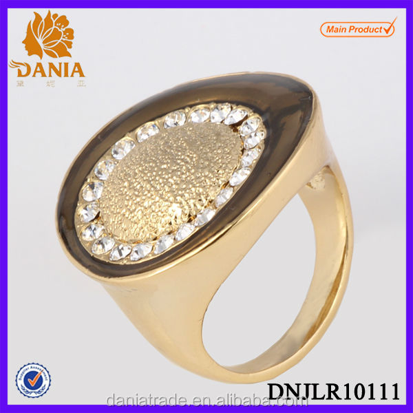 DUBAI ENGAGEMENT DIAMOND GOLD WEDDING RING FOR SALE