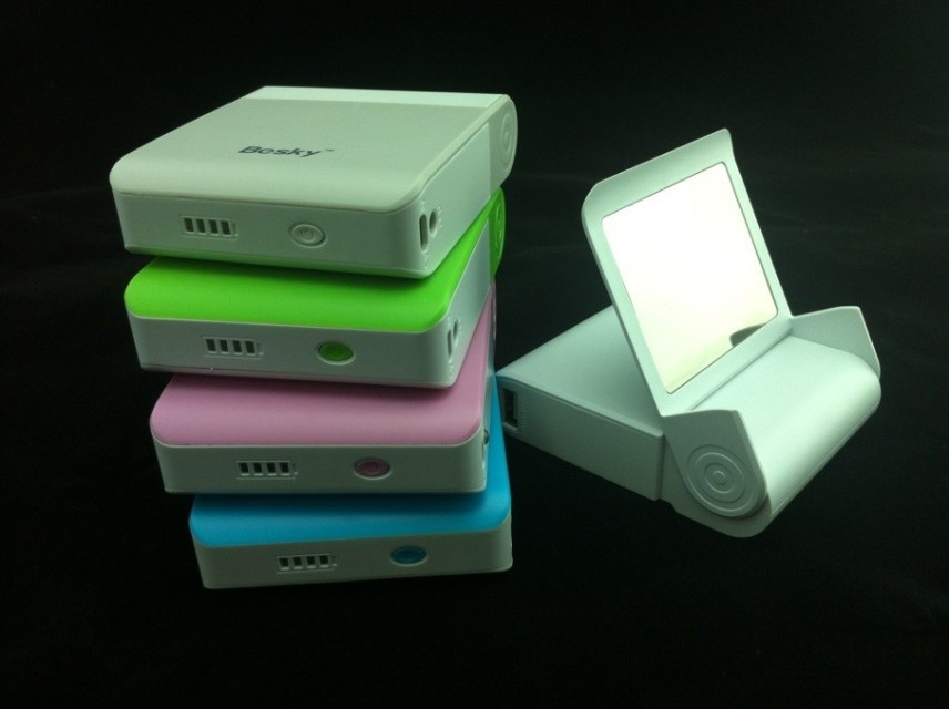 電話ホルダー、 新たにデザインled光電話ホルダーパワーバンク、 ファッションデザイン十代の若者たちのパワーツール問屋・仕入れ・卸・卸売り