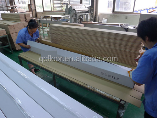 ワイヤーブラシをかけられるホワイトオーク材のフローリング中国の寄木張りの床問屋・仕入れ・卸・卸売り