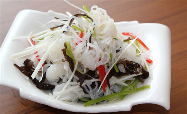 Low calories konjac noodles in knots