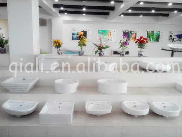 安いセラミック・実用的なモップ浴槽流域/中国モップ浴槽/衛生陶器のバスルームモップシンク白い色で問屋・仕入れ・卸・卸売り