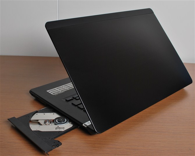 真新しい新しい2013celeron1037u14インチledノートパソコン、 インテルのデュアルコアcpu+{2gbram+500gbhdd+dvd- rw+hdmi、 wifi問屋・仕入れ・卸・卸売り