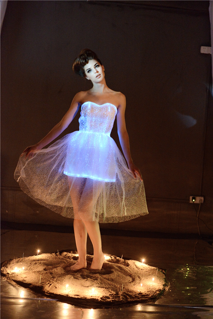 最新の光は、 ドレスを2015光ファイバーledスマートでエレガントなダンスのドレス仕入れ・メーカー・工場