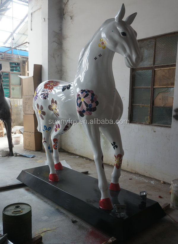 グラスファイバーカラフルな馬の像の彫刻仕入れ・メーカー・工場