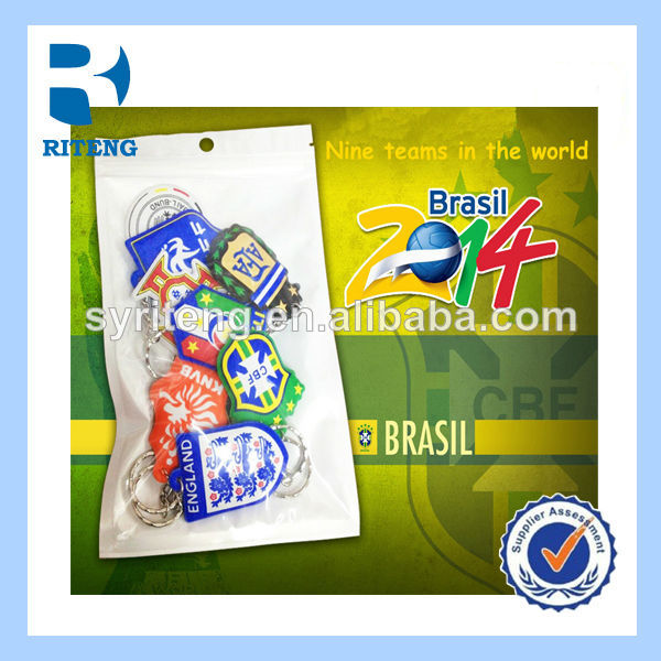お土産ギフト2014年ブラジルワールドカップキーチェーンジュエリーファンのための国の旗のカスタムロゴキーリング問屋・仕入れ・卸・卸売り