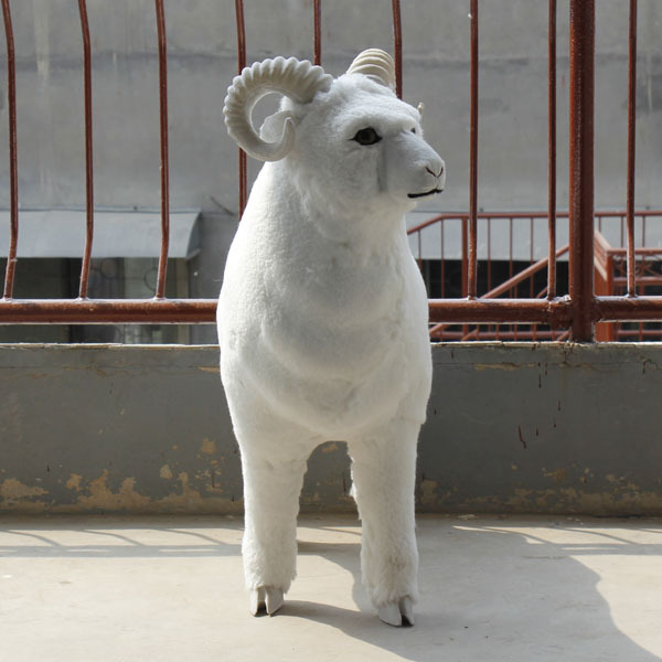 カスタマイズされた大きな動物の置物ライフサイズの羊の像仕入れ・メーカー・工場