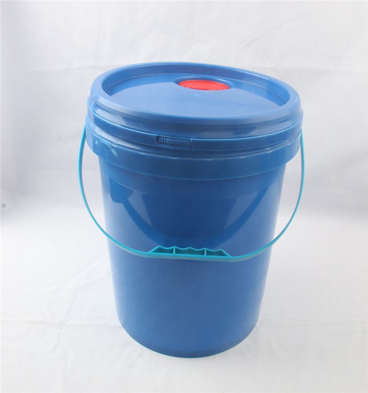 plastic bucket.jpg