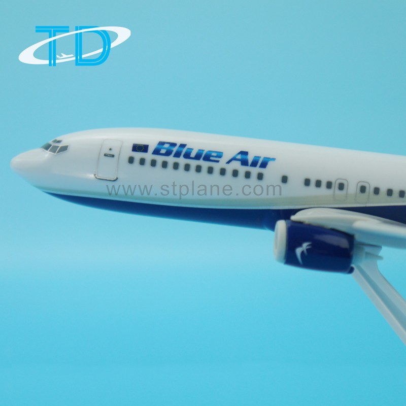 Boeing 737-400 1/200 Scale Plastic Model Plane – Business Gift