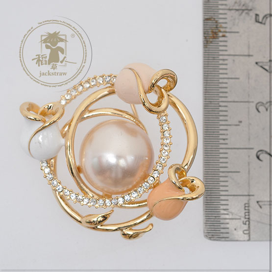 新しいファッション工場直接安い卸売韓国ブローチピンラインストーン真珠の花の結婚式のためのバルクで問屋・仕入れ・卸・卸売り