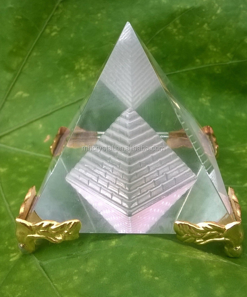 黄金のスタンド付きmh-f0480ピラミッドの装飾仕入れ・メーカー・工場