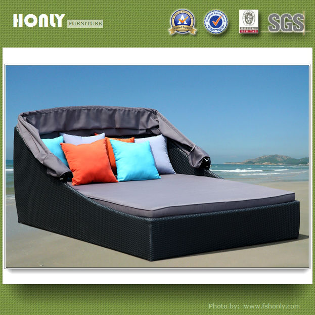 Outdoor furniture daybed garden rattan daybed with canopy