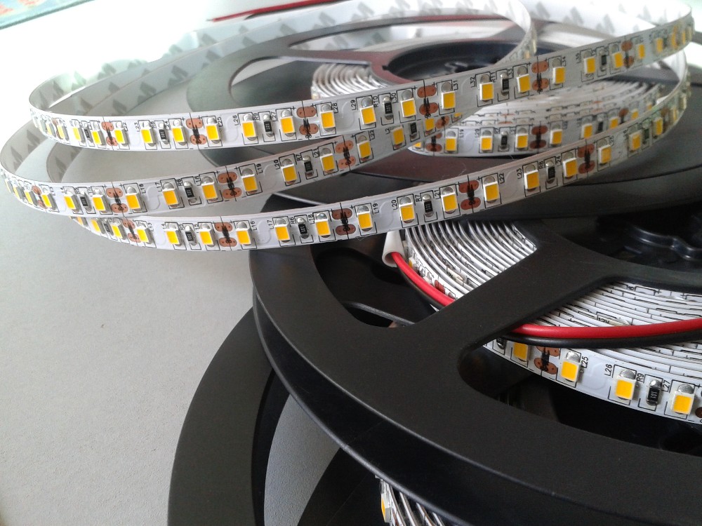 2835 120 leds/m フレキシブル led ストリップ ライト dc 12 ボルト/24 ボルト ip20/ip65/ip /67仕入れ・メーカー・工場