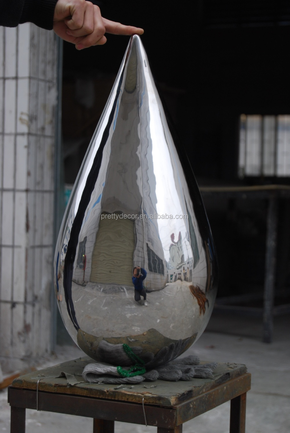 屋外ステンレス鋼球の水滴を見つめて球の彫刻仕入れ・メーカー・工場