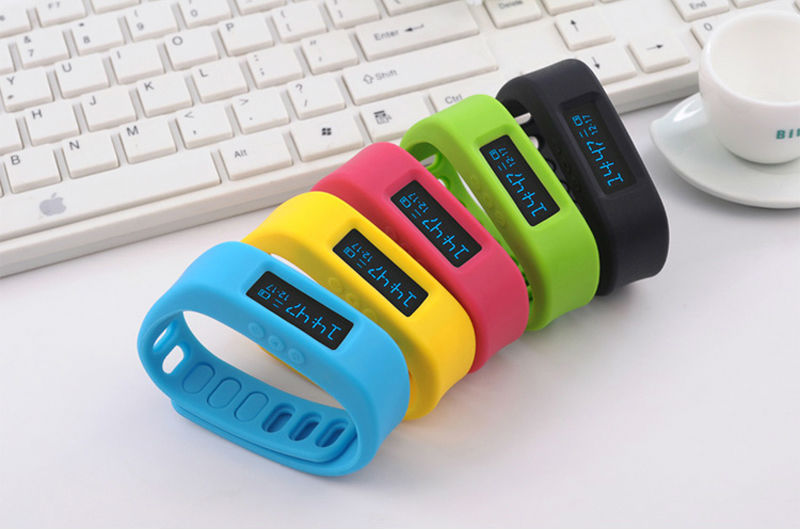 2014 Popular Fashion Fitness precise Wireless rechargeble 3d Digital wristband Bluetooth Pedometer wholesale問屋・仕入れ・卸・卸売り