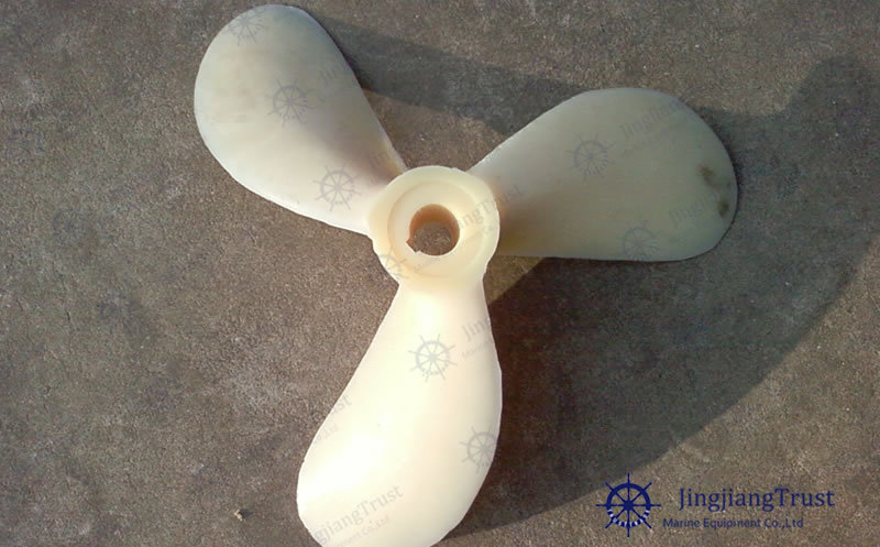 Nylon propeller 7.jpg