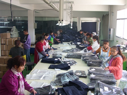 プライマリ均一な熱い販売法の学校の制服のデザインファッションの制服仕入れ・メーカー・工場
