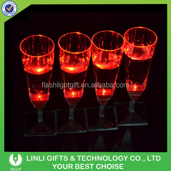 Liquid Activated 150ML Flashing Champagne Glass