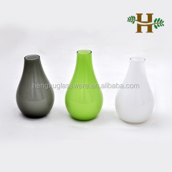 着色された斜め開口部のガラスの瓶、 ユニークな手吹きガラスの花瓶のための家庭での使用仕入れ・メーカー・工場