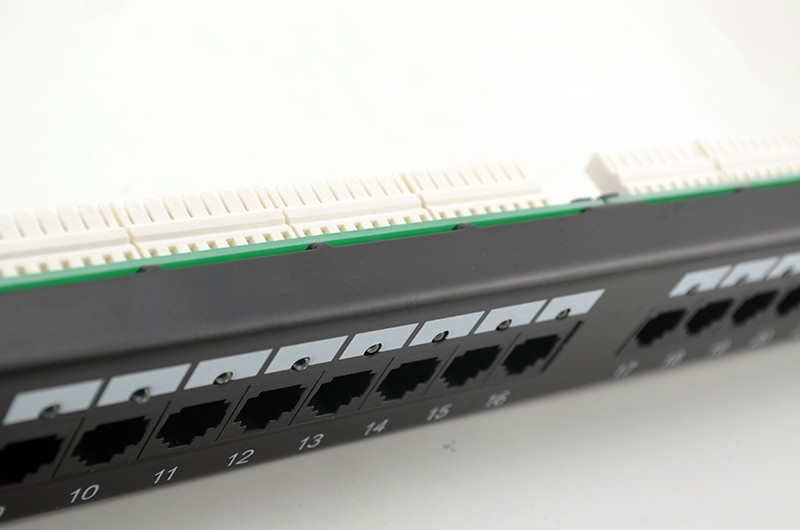LY-PP5-14 led ライト cat5e パッチ パネル ネットワーク 、 24 ポート cat6 パッチ パネル仕入れ・メーカー・工場