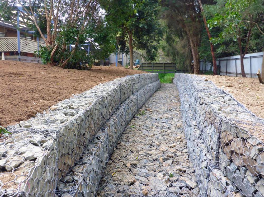 stone flood wall stone flood wall