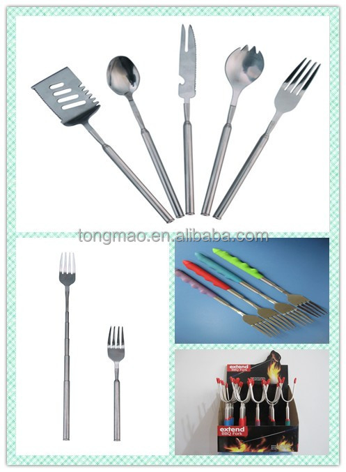 Extendable BBQ Forks with Hardwood Handles - Hot Dogs & Marshmallows