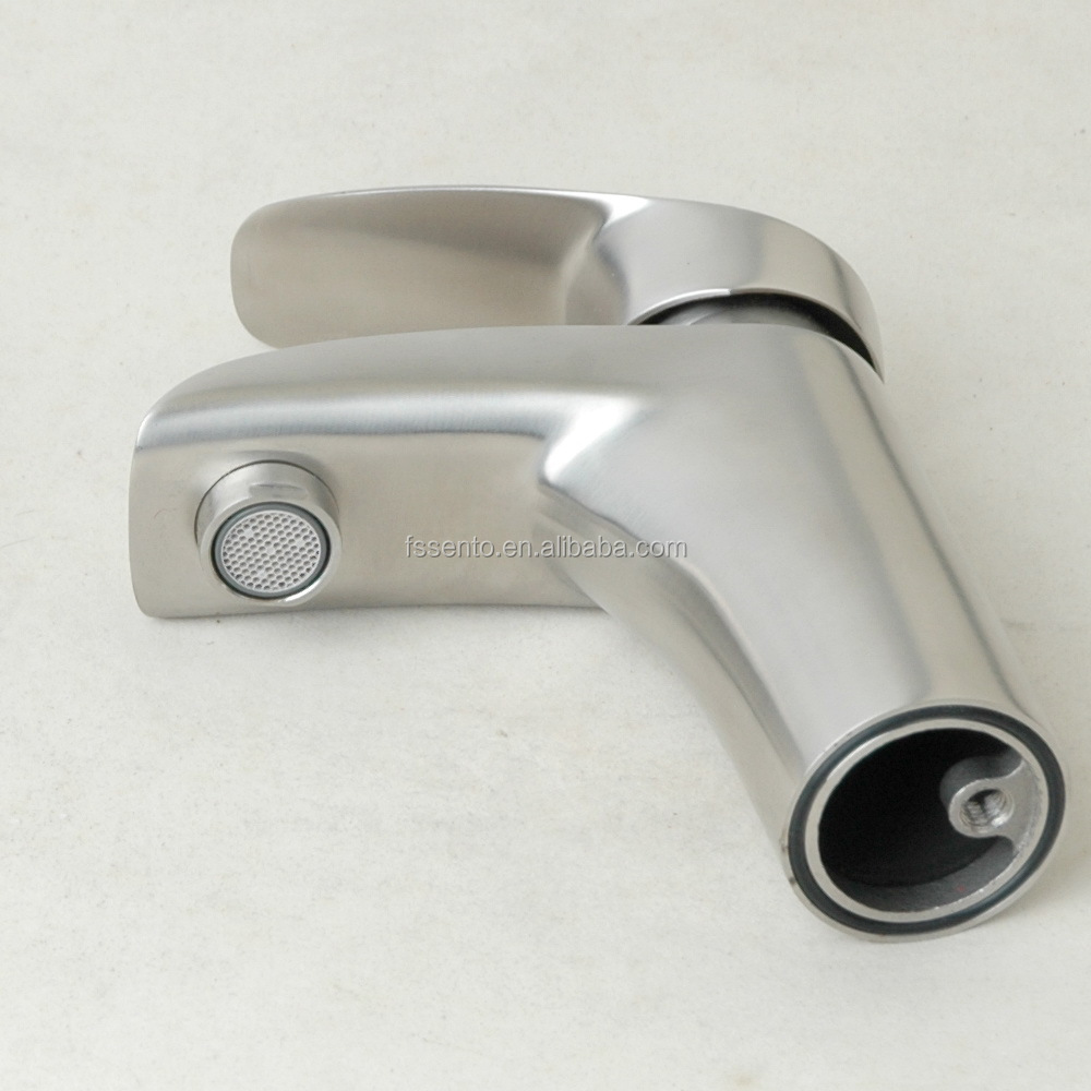 人気のあるデザイン銭湯a-81鉛フリーステンレス鋼の洗面所の蛇口浴室のシンクの蛇口仕入れ・メーカー・工場