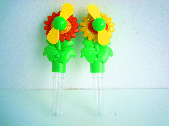 Newest style Shake whistle Boonie Bears toy with candy
