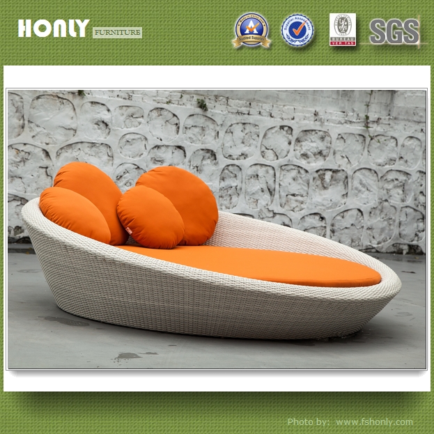 Luxury outdoor white rattan daybed round aluminium frame rattan daybed