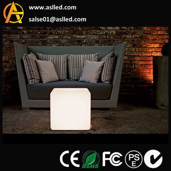 色が変化する充電式ledが点灯してキューブ/テーブルと椅子仕入れ・メーカー・工場