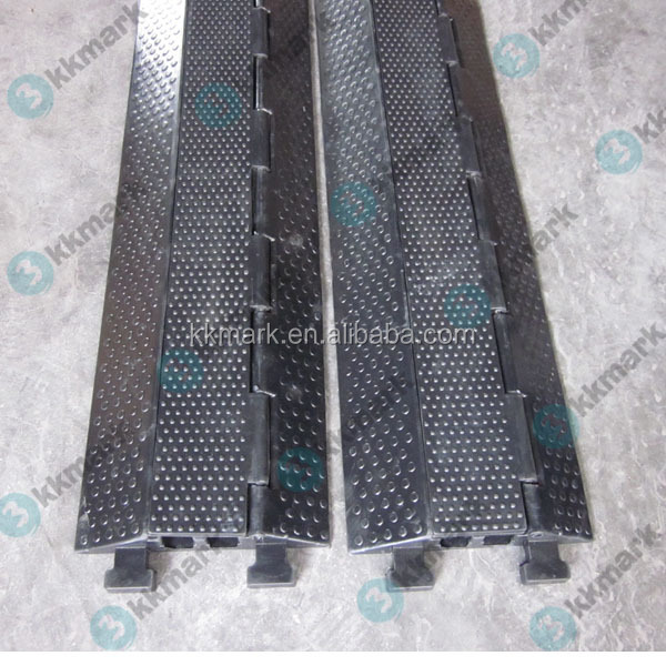 2channel black cable ramp 01.jpg