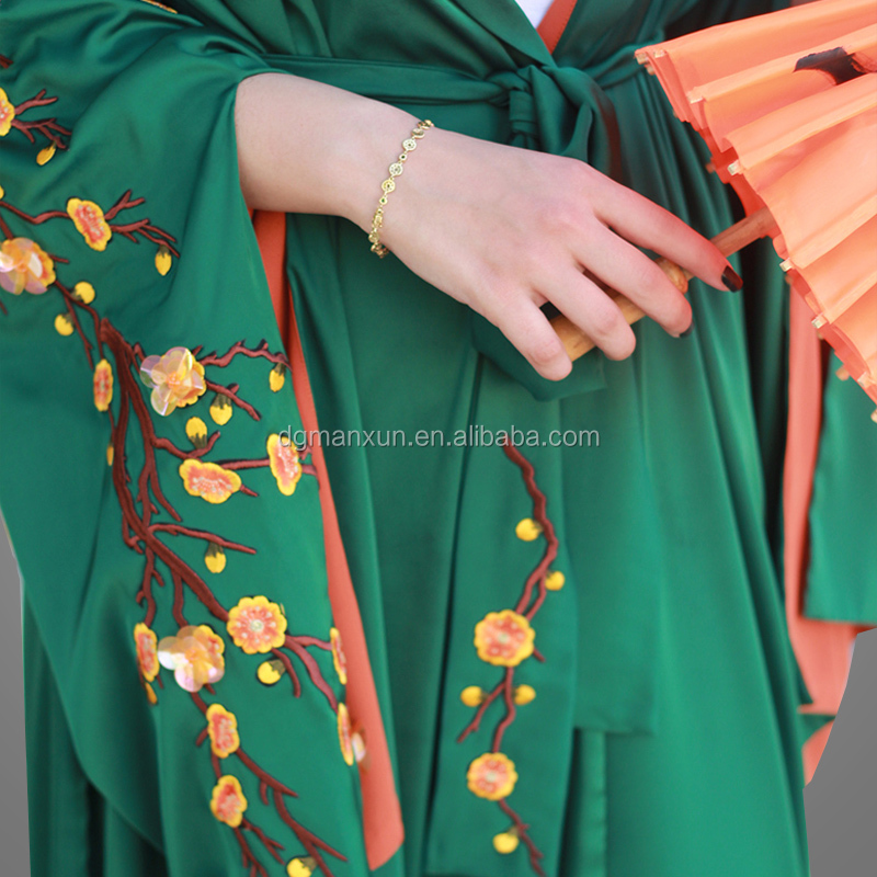 beautiful green kimono abaya hand embroidery abaya with fashion sleeves (3).jpg