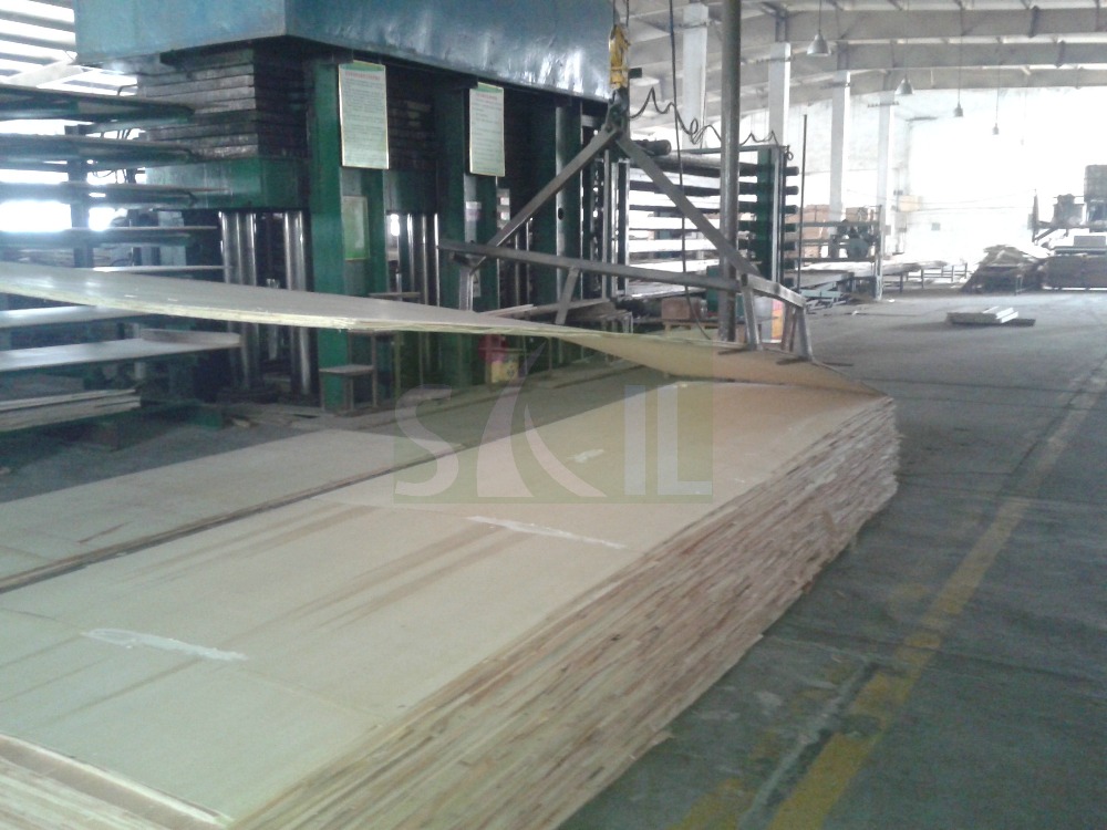 Lvl/lvbビーム建設販売のための木製の梁 問屋・仕入れ・卸・卸売り