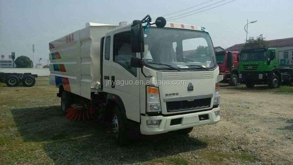 howoのトラック中国の国際的なベスト価格4x2の道路スイーパー仕入れ・メーカー・工場