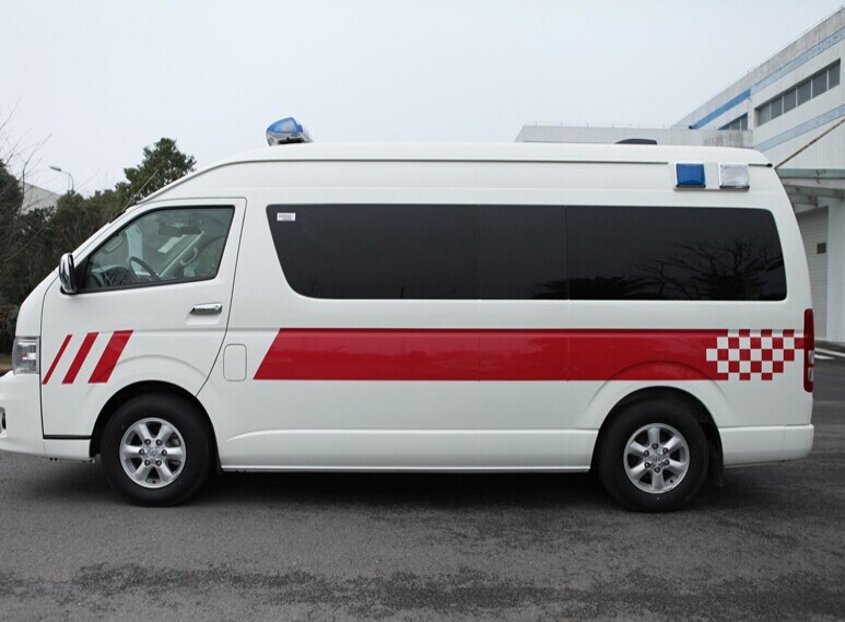 toyota hiace ambulance in japan #3
