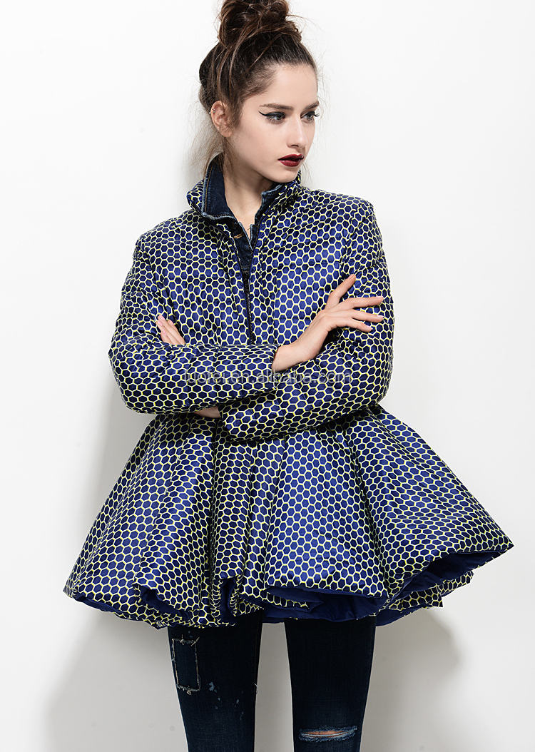 ヨーロッパの新しいスタイリッシュ水玉模様のペプラム防風性、 女性ファッションコートやジャケット仕入れ・メーカー・工場
