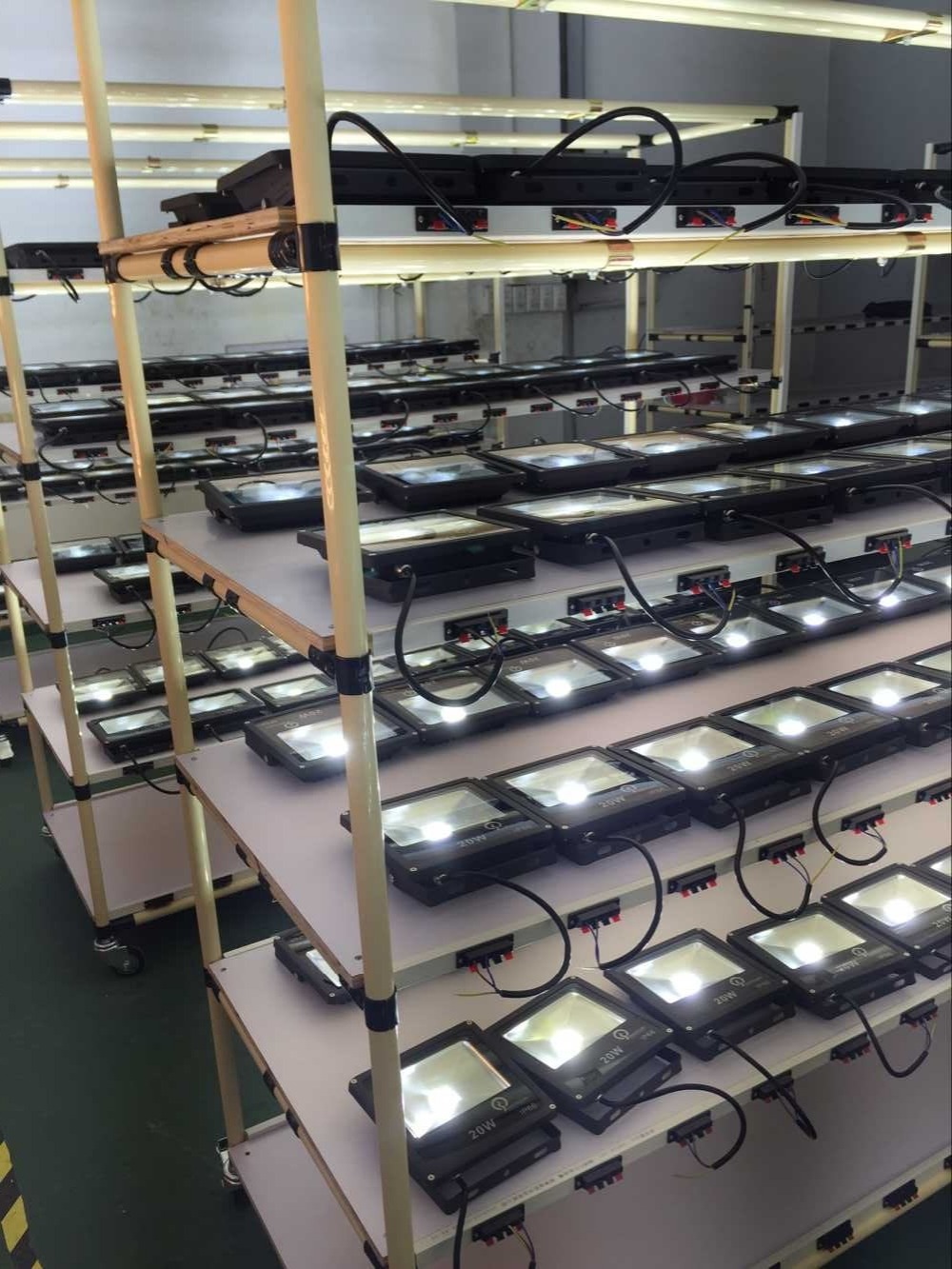 アルミ20ワット屋外led投光器ip65 ac85-265v仕入れ・メーカー・工場