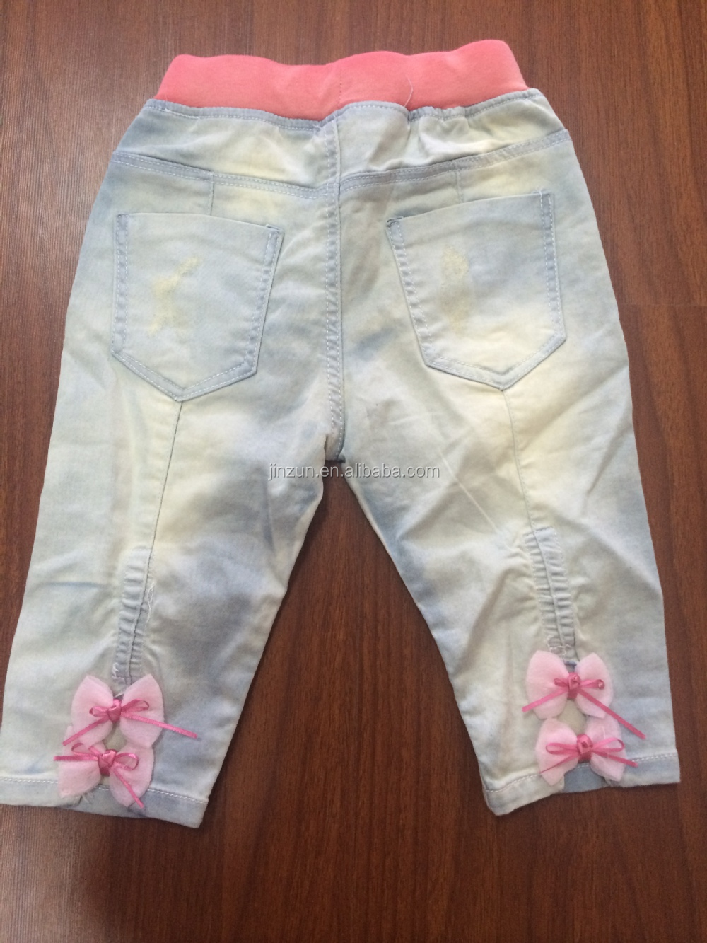 女の子の赤ちゃんのジーンズパンツ。 デニム問屋・仕入れ・卸・卸売り