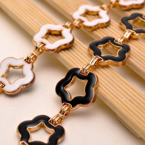 新しい安価な二重使用バルク良いのdesgin花の形の金属ベルト仕入れ・メーカー・工場
