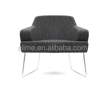 alimeシングルシートソファモダンなデザインホテルの家具木製の脚付きアームチェアaf014仕入れ・メーカー・工場