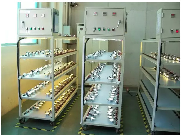 ledパネルライトとの緊急電源パックまたはニッケル水素バッテリーリチウム電池またはニッカドバッテリーカスタマイズされた仕入れ・メーカー・工場