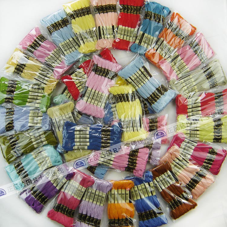 クロスステッチの糸綿100％447バッグロットごとのと似ていカラーのクロスステッチの刺繍糸dmcフロス手編みのための仕入れ・メーカー・工場