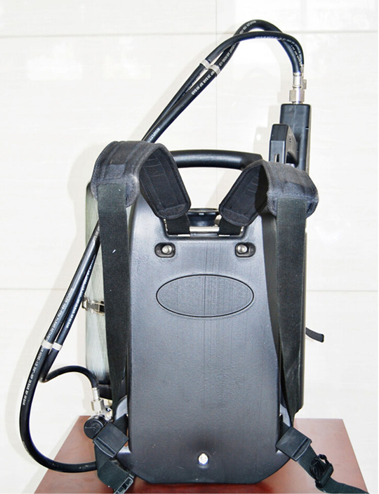 back fireextinguisher 02.jpg