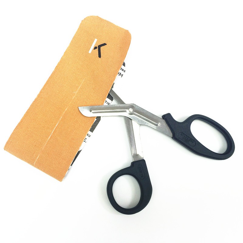 small scissor.jpg