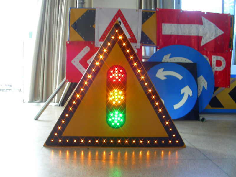 ceの承認アルミ合金ソーラーパワーled交通標識問屋・仕入れ・卸・卸売り