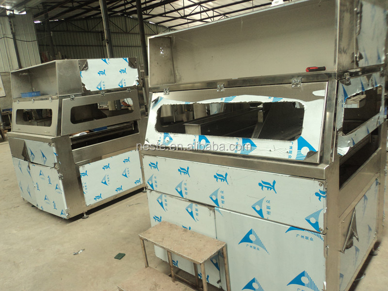 Chocolate enrobing machine of high quality