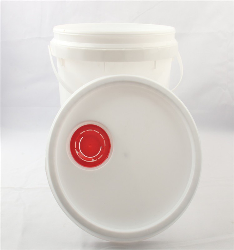 plastic bucket (2).jpg