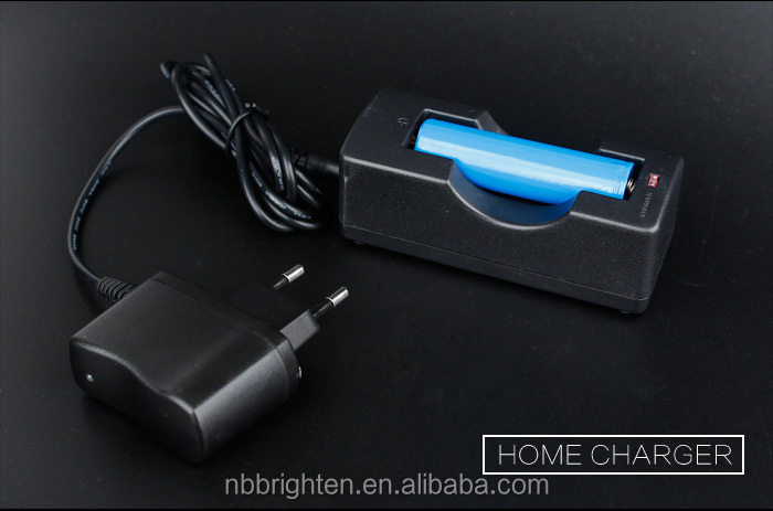 ストロボ付きled戦術的な懐中電灯、 最高の戦術的な懐中電灯、 最も明るい戦術的な充電式ledusb充電器と懐中電灯仕入れ・メーカー・工場
