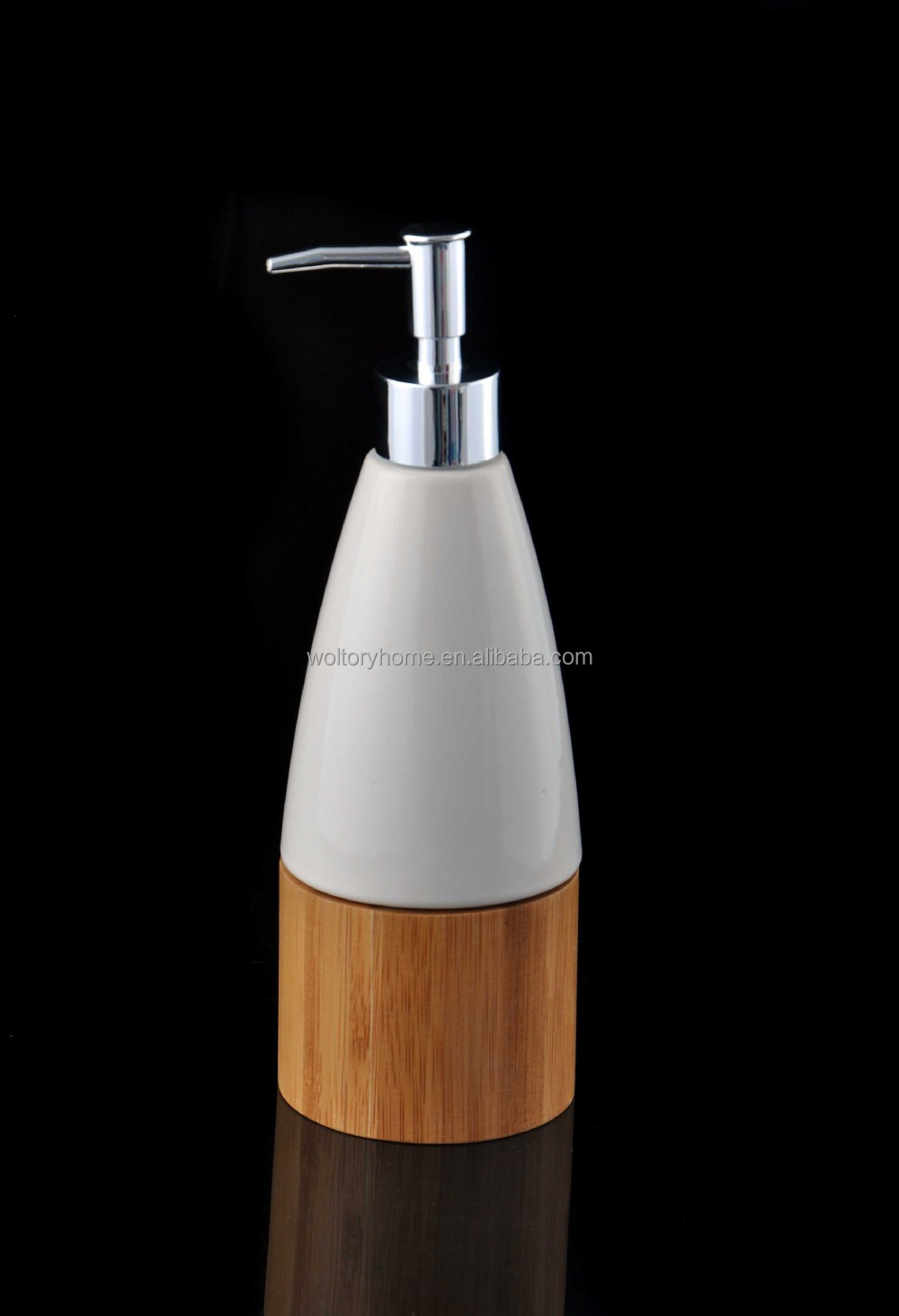 Détail bambou naturel et accessoires de bain en céramique ensemble ...
